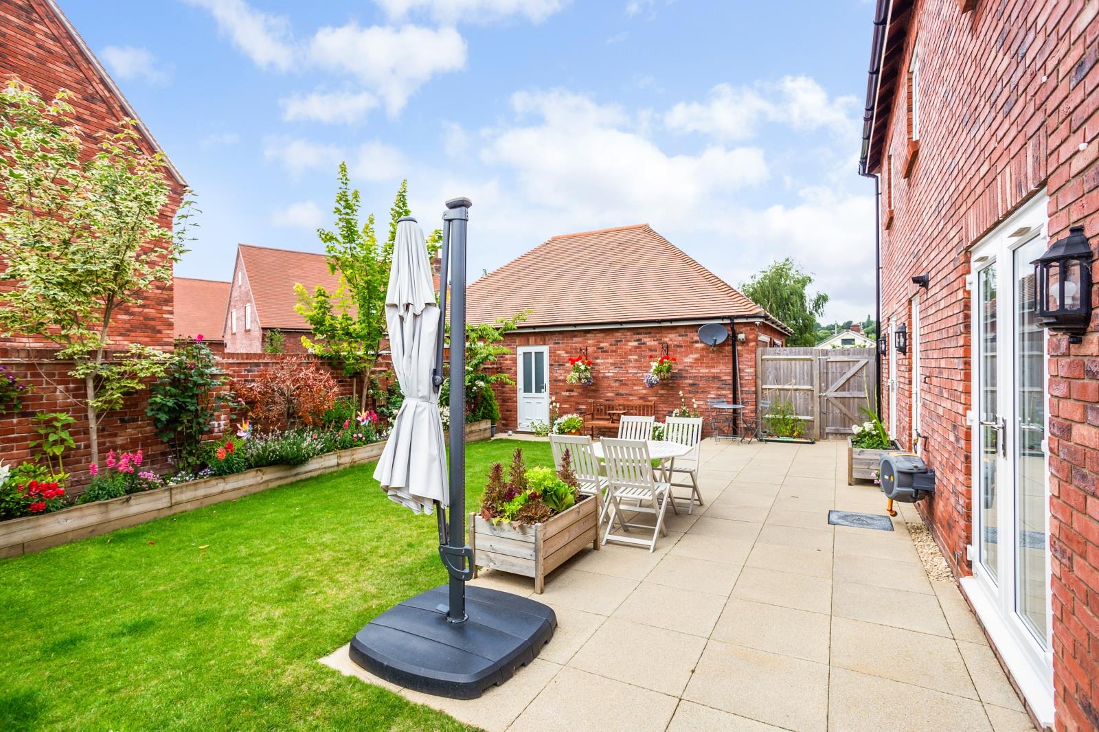A GARDEN 2.jpg